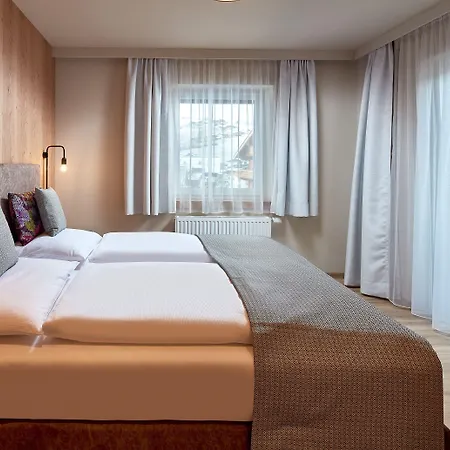 Sonnblick, Kaprun, Salzburg - Am Kitzsteinhorn Gletscher 4*